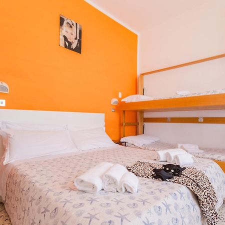 Hotel Sanremo Римини Екстериор снимка