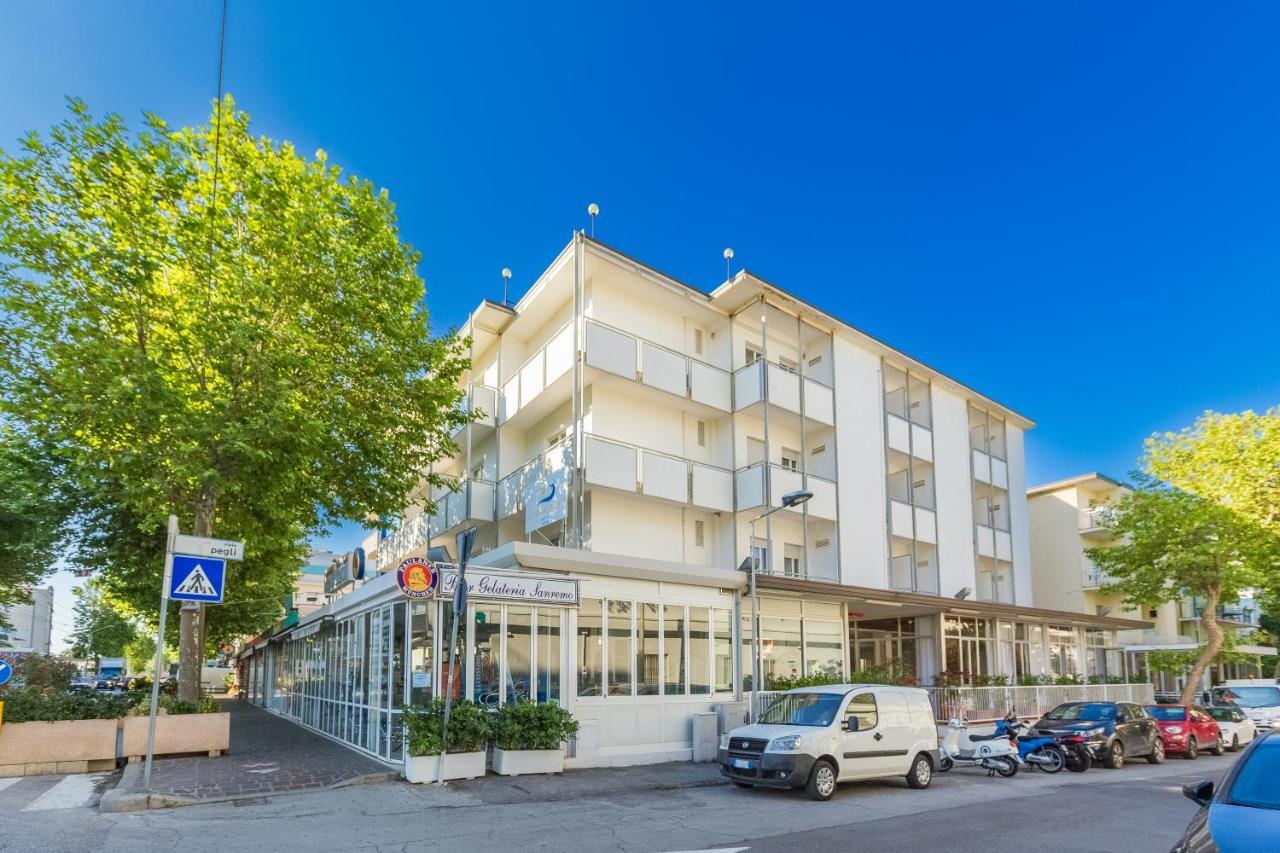 Hotel Sanremo Римини Екстериор снимка