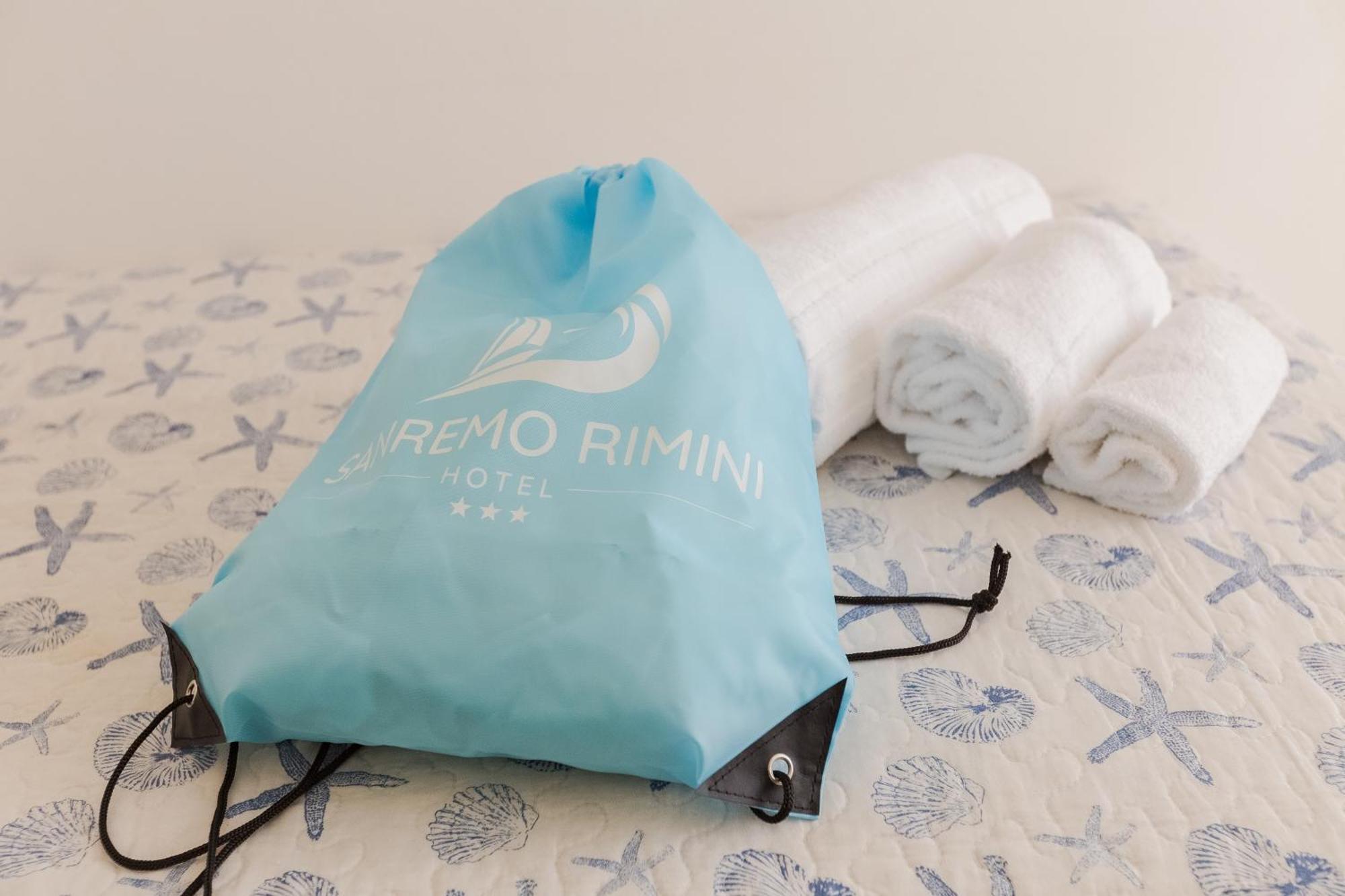 Hotel Sanremo Римини Екстериор снимка