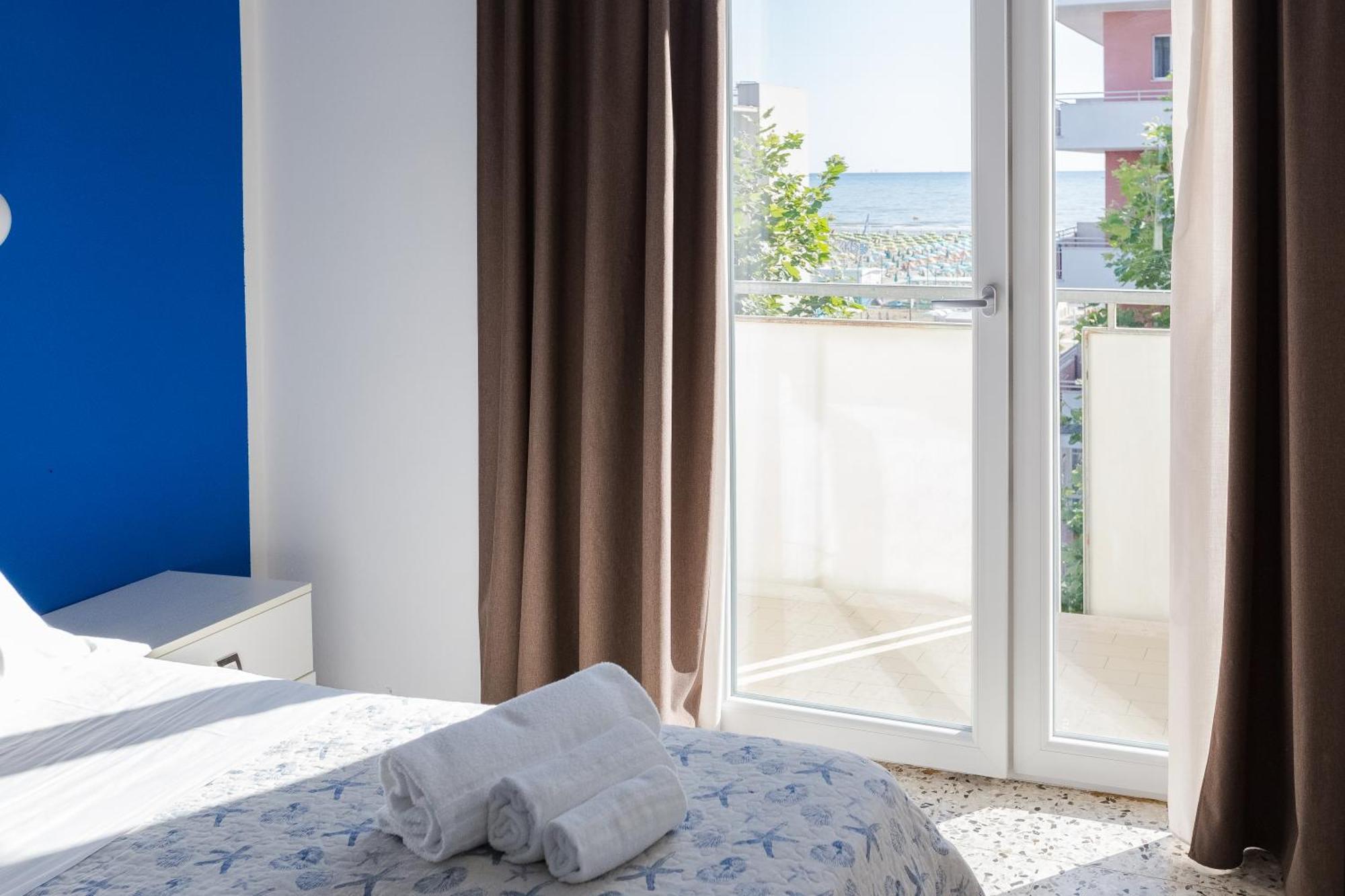 Hotel Sanremo Римини Екстериор снимка