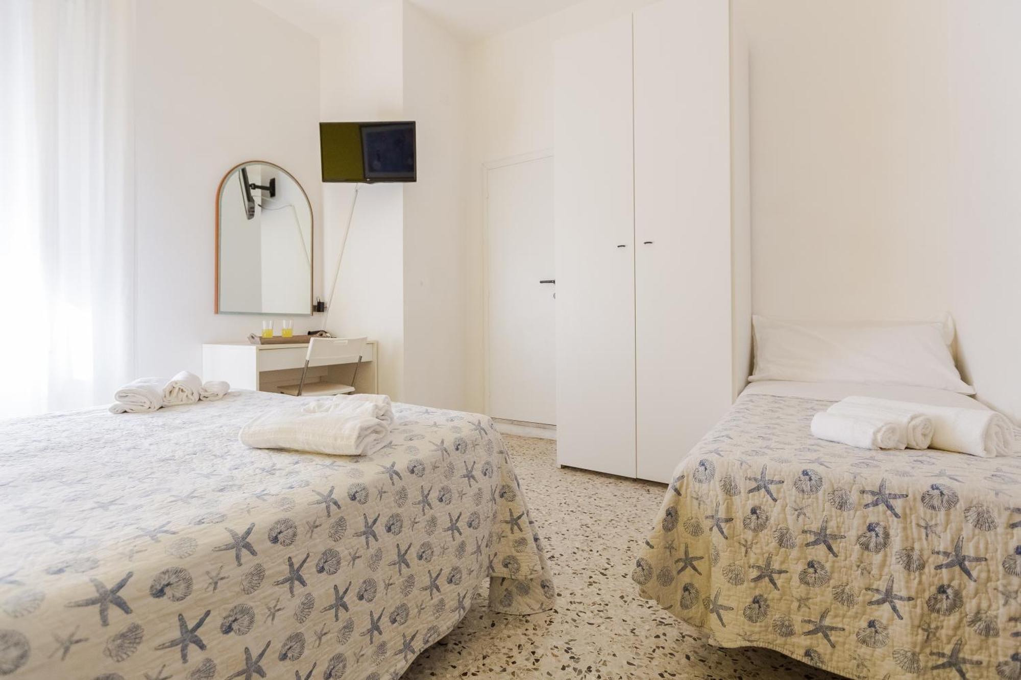 Hotel Sanremo Римини Стая снимка