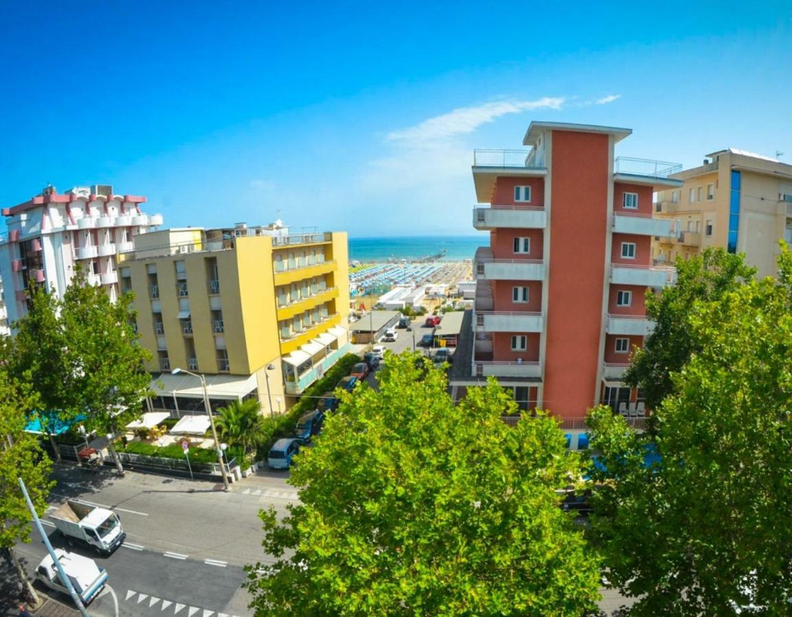 Hotel Sanremo Римини Екстериор снимка