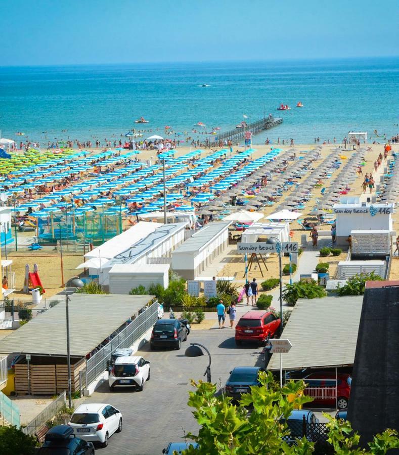 Hotel Sanremo Римини Екстериор снимка